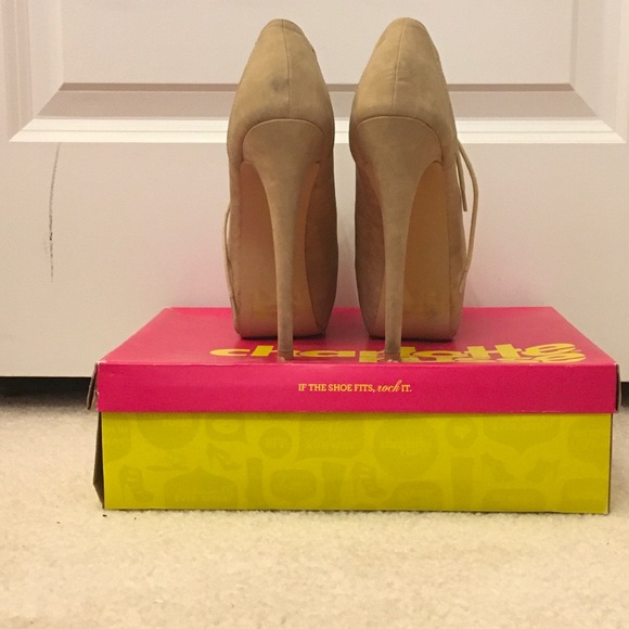 Heels - Picture 3 of 3